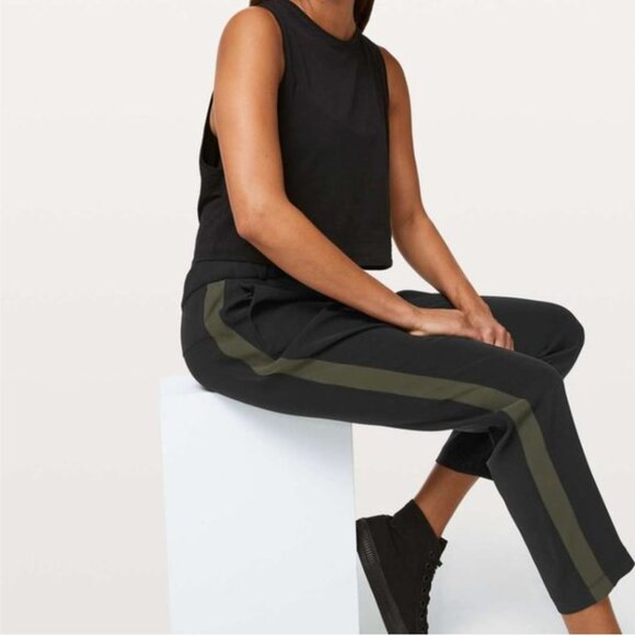lululemon athletica Pants - Lululemon On The Fly Pant *Track Stripe - Size 4